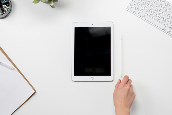 ?AI未來趨勢：技術(shù)突破、應(yīng)用拓展與社會(huì)影響深化?